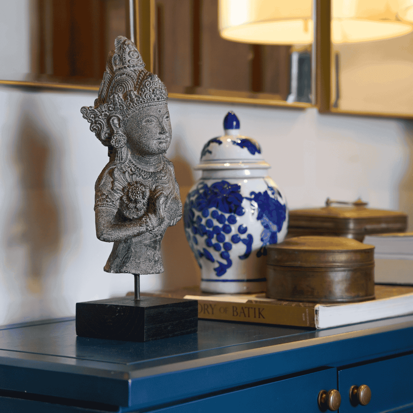 The room`s muted by The folk